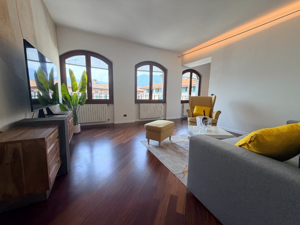 Attico Frontelago – Un privilegio sul lago