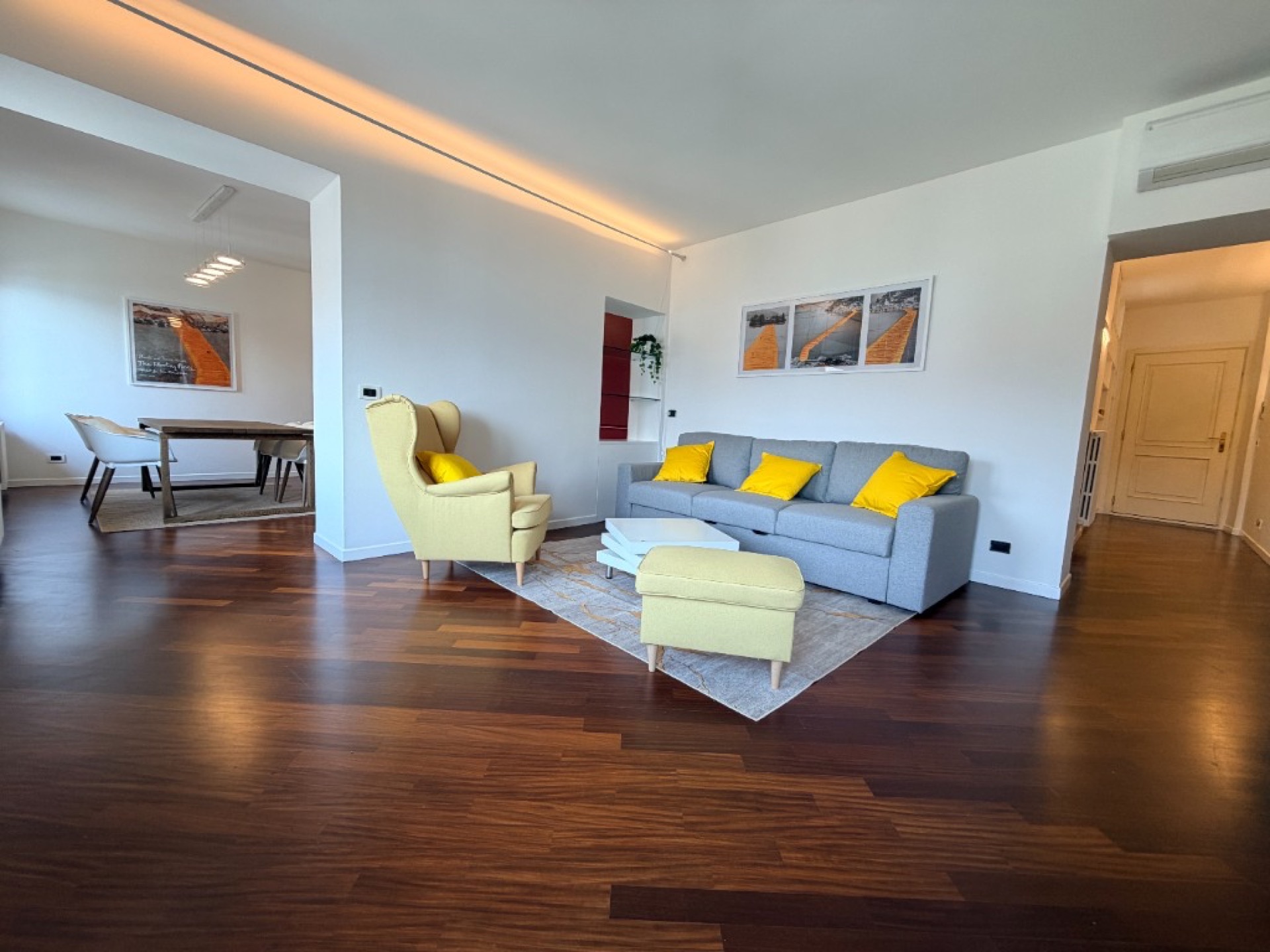 Attico Frontelago – living